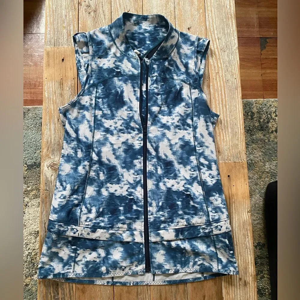 Lululemon Light Speed Vest Sea Side Silver Fox Alberta Lake blue and white